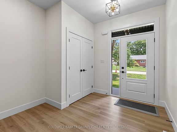 3rd image of 117 James St