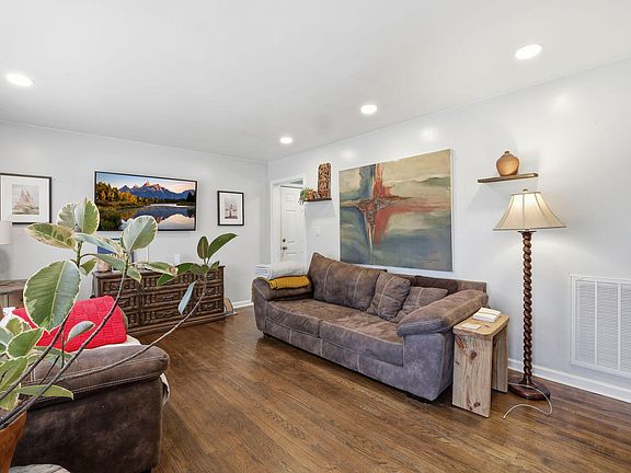 5th image of 5703 Dagney Ln