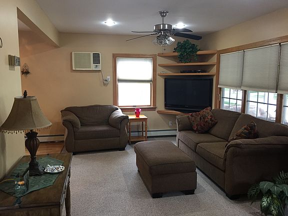 4th image of 139 Roosevelt St