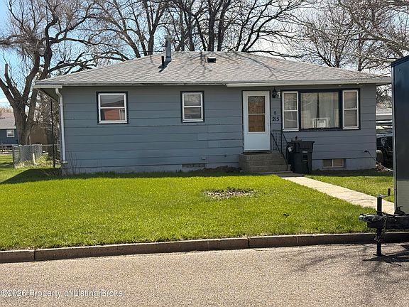 2nd image of 215 5th St N
