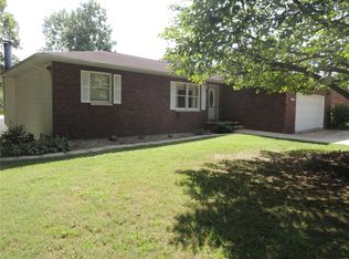 1018 E College Ave, Greenville, IL 62246