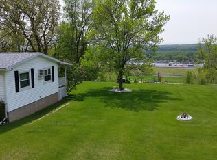 3 Remington Park Cir, East Dubuque, IL 61025