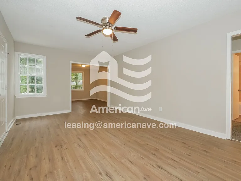 27477_004_wm_-_living_room_13337950.jpg