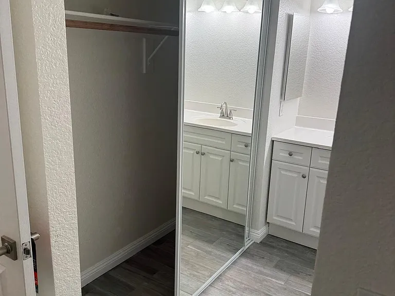1641 Wesley Way — Photo 31
