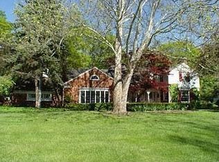 22510 N Nottingham Dr, Beverly Hills, MI