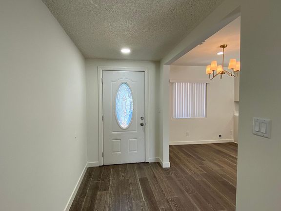 4th image of 16228 S Menlo Ave