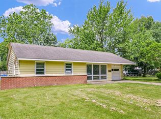 1413 Garden Hills Dr, Champaign, IL
