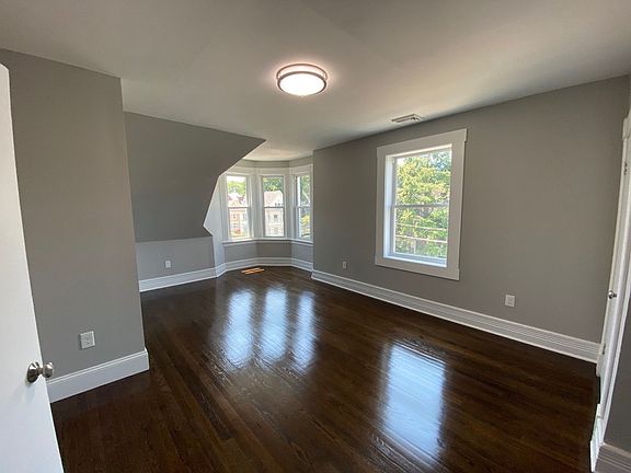 4th image of 41 Livingston St #3