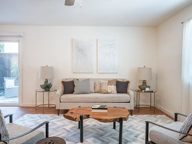137 Sierra Dr — Photo 12