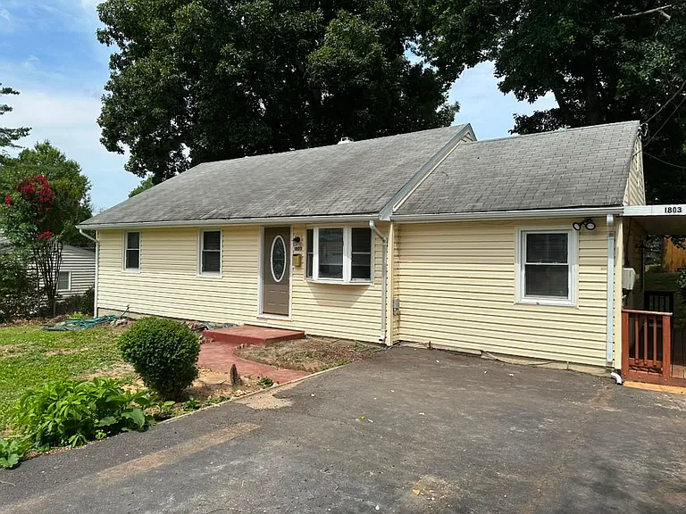 1803 Anderson Rd — Photo 2