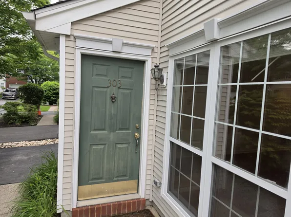 303 Harvest Ln, Monmouth Junction, NJ 08852
