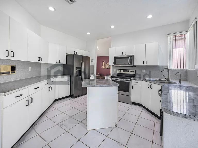 1120 NW 179th Ave — Photo 12