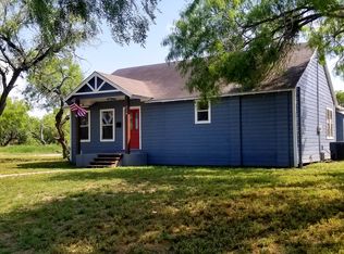 218 E Copano St, Mathis, TX 78368