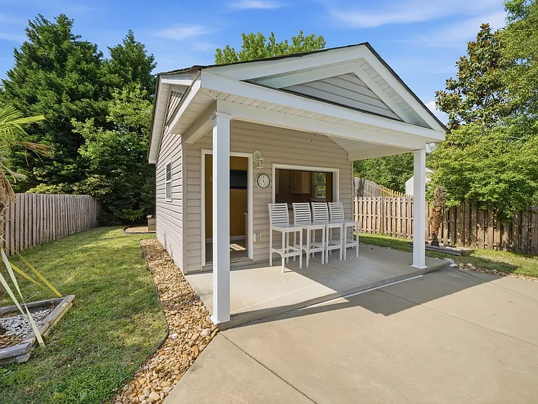 103 Jessica Dr — Photo 36