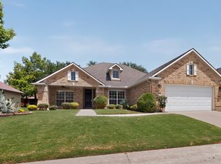 9516 Grandview Dr, Denton, TX 76207