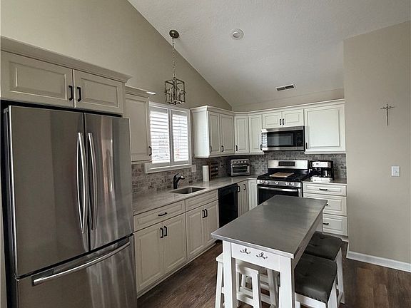 4th image of 6035 Lake Rd W APT 137