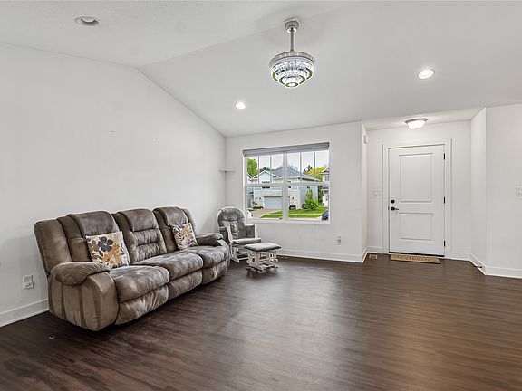 3rd image of 8974 Primo Ln