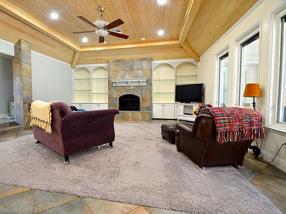4th image of 8304 Woodcreek Dr