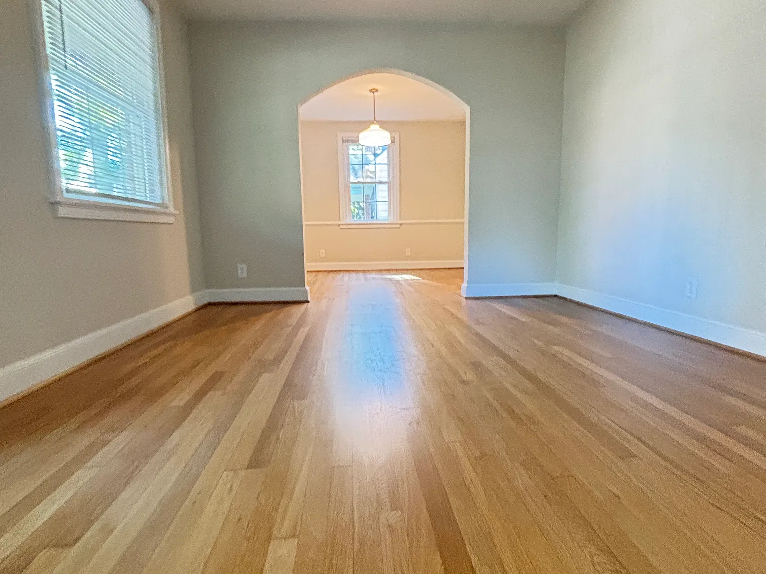 3 bed, 1035 sqft, $2,900 — Photo 4