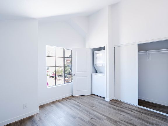 5th image of 16211 Starview St #2