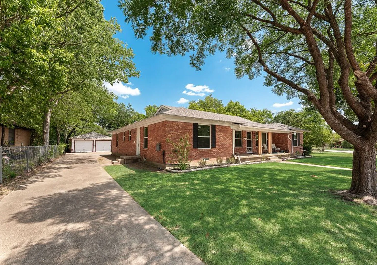 Charming Duplex close to White rock lake — Photo 3
