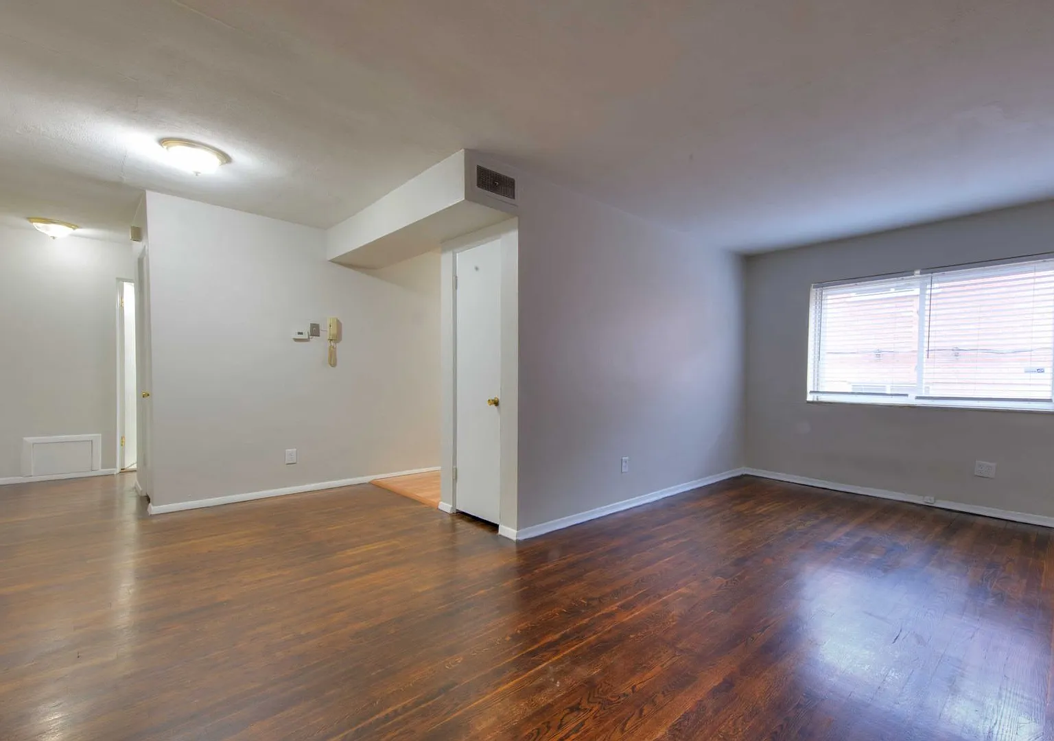 3508-10 Russell Boulevard — Photo 4