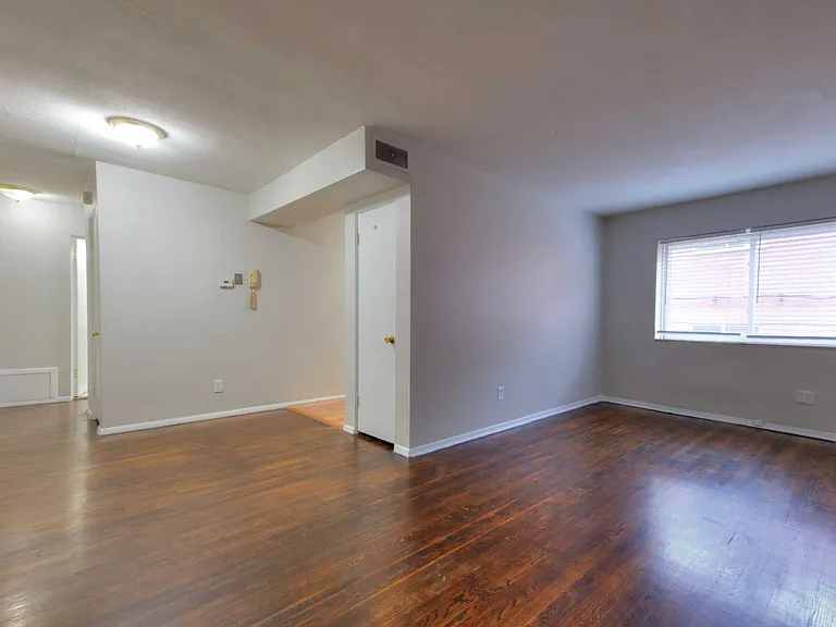 3508-10 Russell Ave — Photo 4