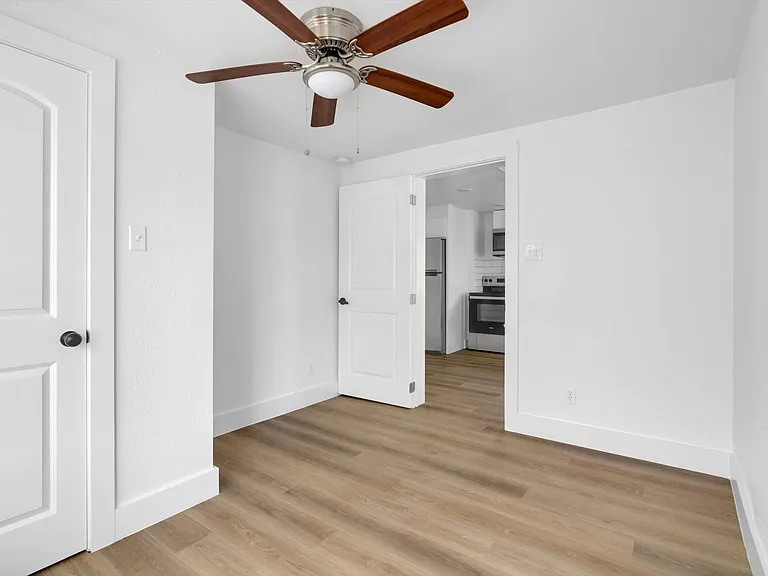 3510 Brooks St — Photo 18