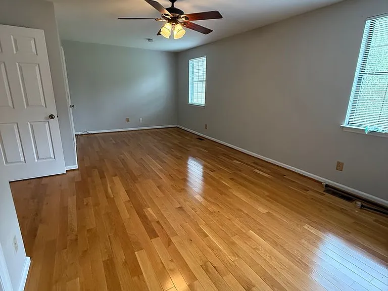 502 Brentwood Point — Photo 7
