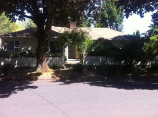 3867 SE Taggart St, Portland, OR 97202