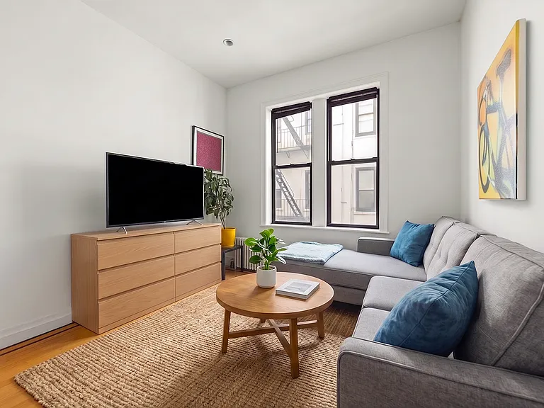 14 Butler Pl #81 — Photo 3