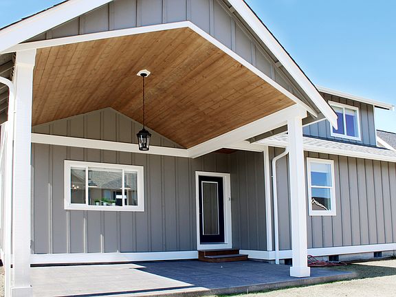 covered backyard patio