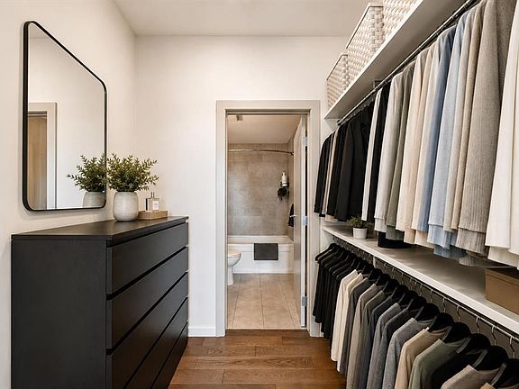 5th image of 210 15th Ave SE #1010