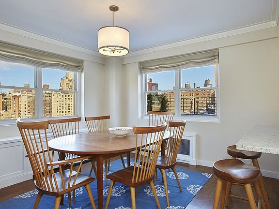 3rd image of 176 E 77th St APT 15B