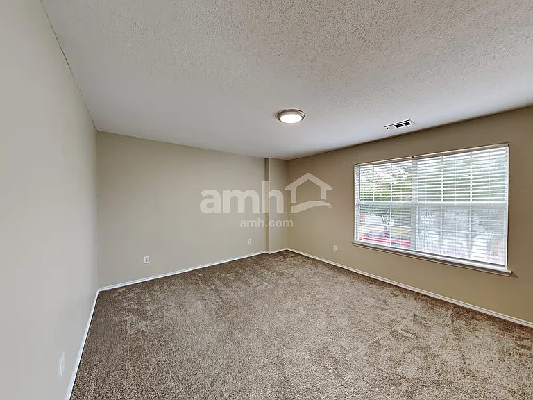 316 Stormydale Ln — Photo 15