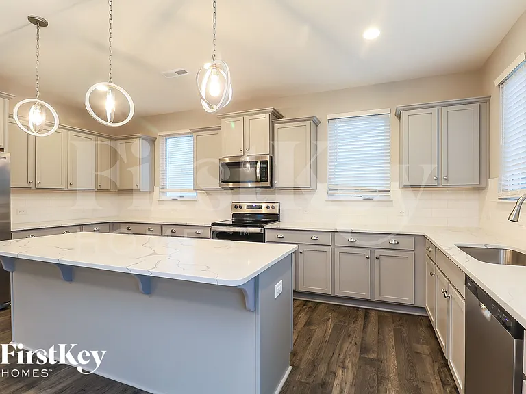 124 Benford Dr — Photo 9