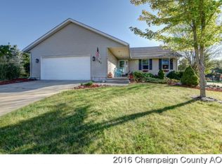 1103 Ridgewood Rd, Mahomet, IL 61853