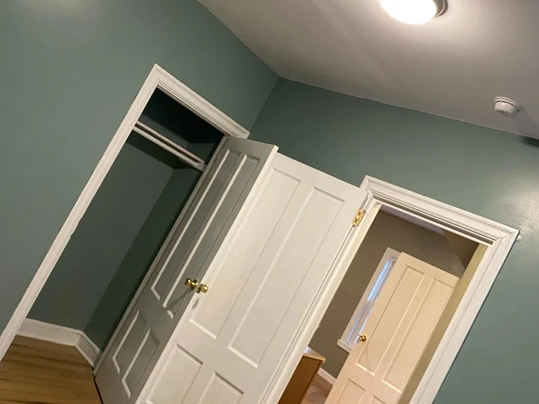 ROOM 1