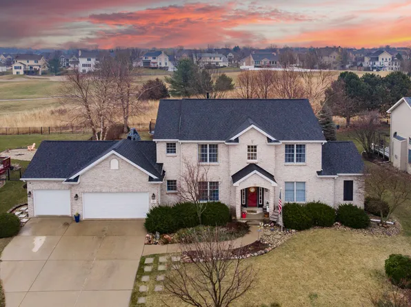 10 Stonehedges Ct, Bloomington, IL 61705