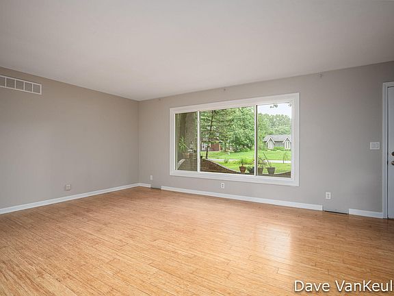 3rd image of 114 Navajo Ave