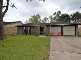 2415 Tall Ships Dr, Friendswood, TX 77546