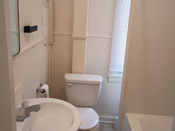 5th image of 207 S Maple Ave APT 5