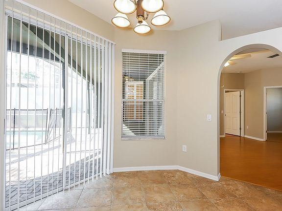 5th image of 1622 Glen Oak Ln