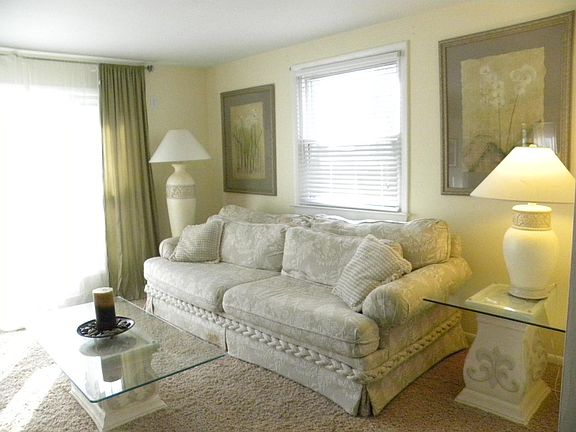 5th image of 26297 Bell Ave
