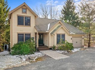 405 Vista Dr, Tannersville, PA 18372