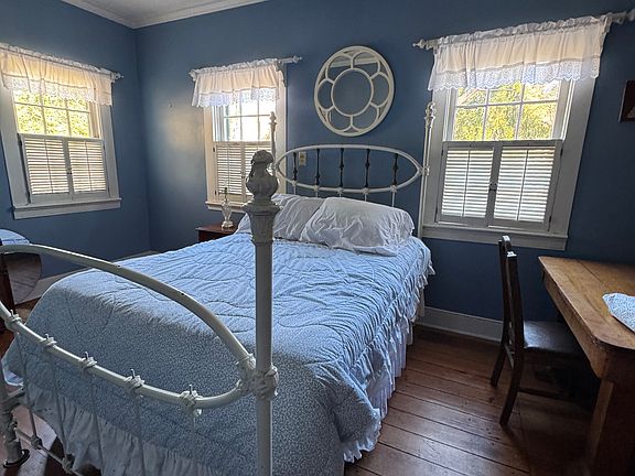 4th image of 114 Butternut Ave #1
