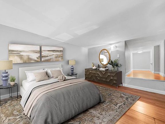 3rd image of 307 W 29th St APT 1B