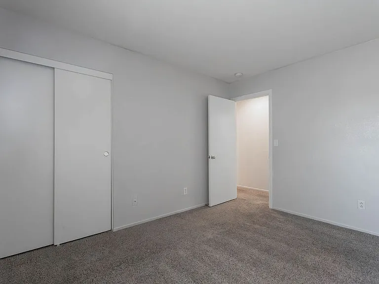 5531 Doubleday St — Photo 31