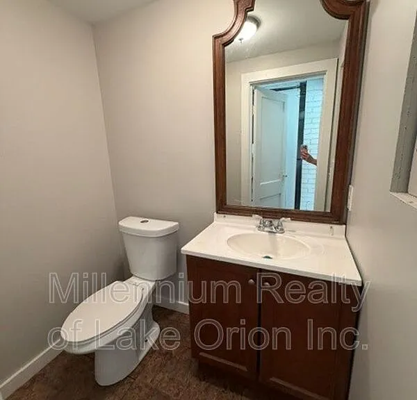 27 Sylvan — Photo 4