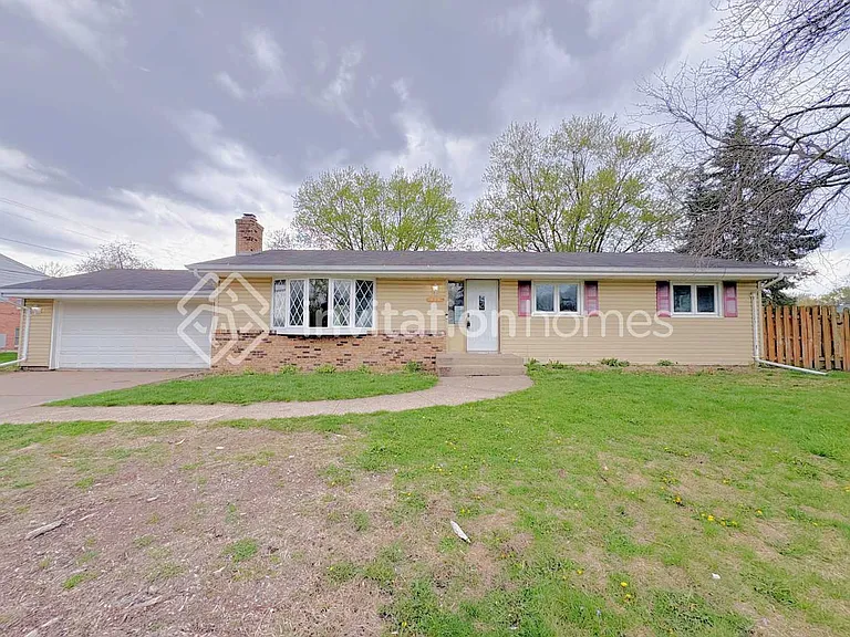 1411 Bidwell St — Photo 1
